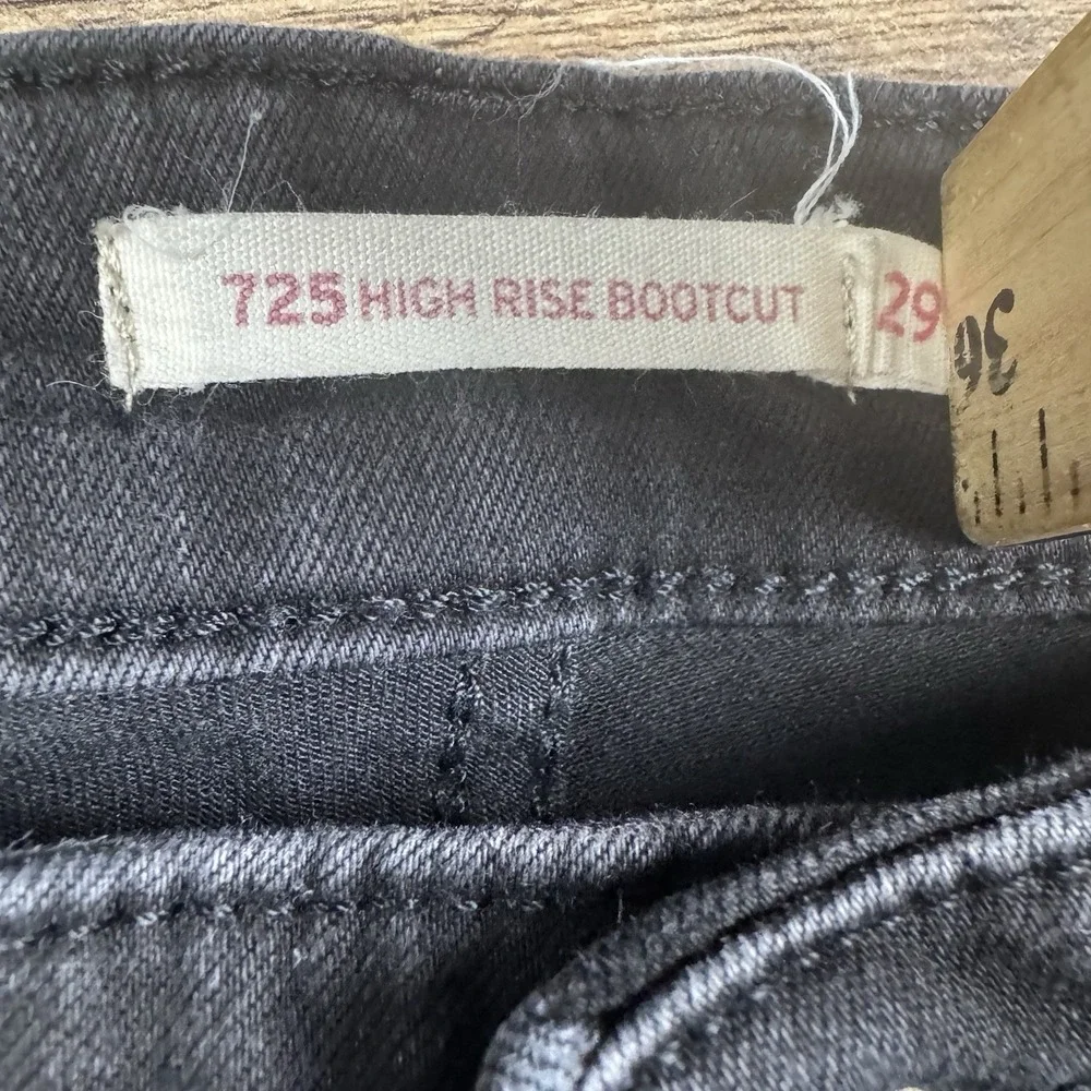 Levi's 725 High Rise Bootcut Jeans Size 29x32 Black